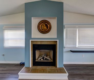 For Lease - 15 Willow Street Unit# 2nd Floor Apartment, Wasaga Beac... - Photo 4