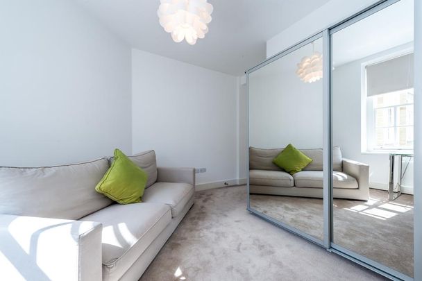 3 bedroom flat to rent - Photo 1