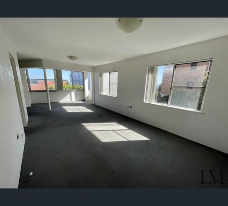 2/88 Tyrrell Street, The Hill, NSW 2300 - Photo 4