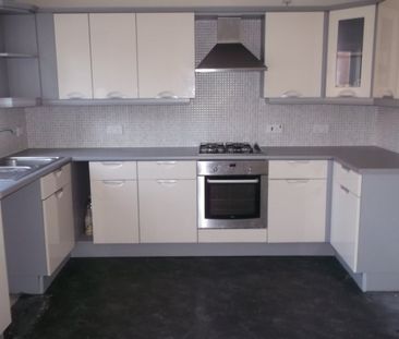 3 bed Mews - To Let - Photo 3