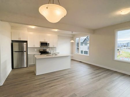 For Lease - 324 Clearpath Private, Kanata, Ontario - Photo 5