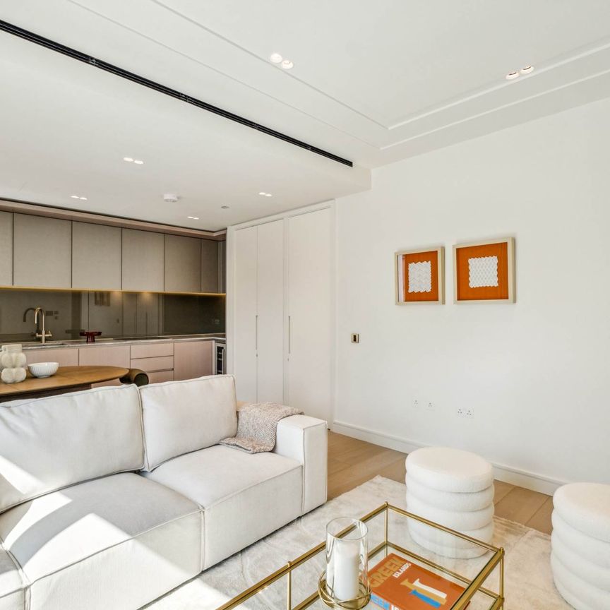 Price £3,000 pw - Available Now - Furnished - Photo 1