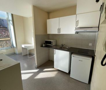 Location Appartement 2 pièces 33m² BORDEAUX 33000 - Photo 4