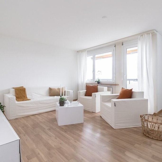Schöne 3.5 Zimmerwohnung mit Balkon und grüne Umgebung - Photo 1