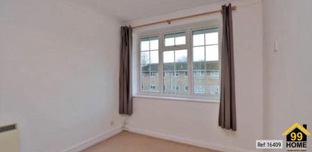 3 bed Flat in Swallow close Staines, Staines-upon-Thames, TW18 4RT - Photo 3