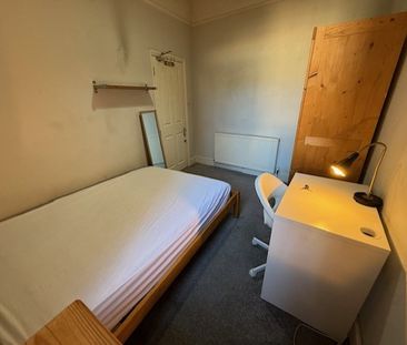 Room in a Shared House, Harberson Road, SW12 - Photo 6