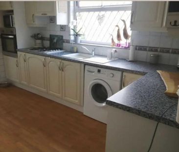 2 bedroom semi-detached bungalow to rent - Photo 5