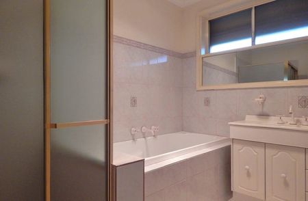 95 Mahoneys Rd , RESERVOIR - Photo 4