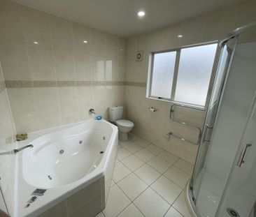 East Tamaki Heights - Photo 3