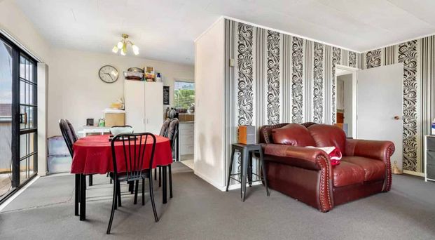 3-Bedroom Home + 3-Bedroom Self-Contained Unit... - Photo 1