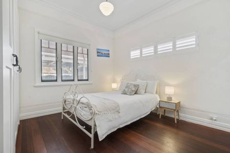 A GORGEOUS HOME!! - Photo 3