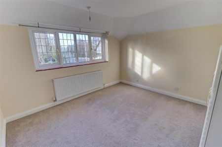 4 bedroom detached house to rent - Photo 3