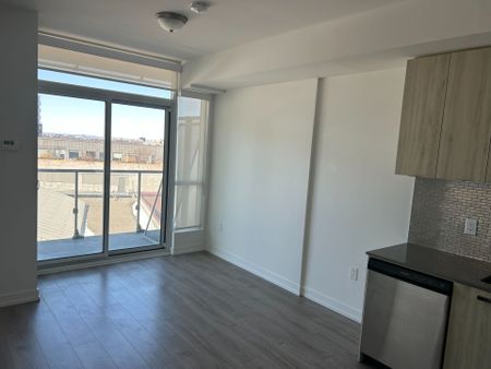 For Lease - 10 De Boers Drive Unit# 802, Toronto, Ontario - Photo 2