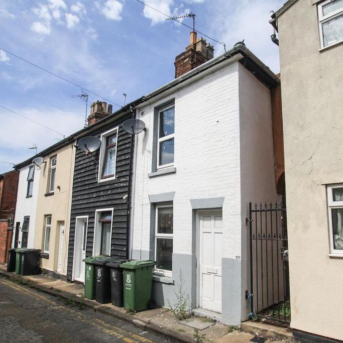 2 bedroom semi-detached house to rent - Photo 1