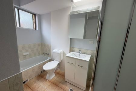 View Wednesday at 2.30pm - 2.45pm - Photo 5