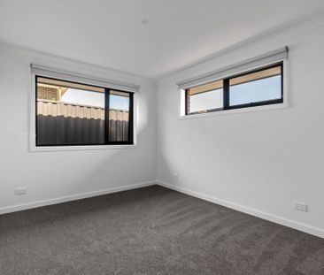 1/17 Garland Grove, Youngtown - Photo 4
