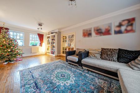 5 bedroom detached house to rent - Photo 2