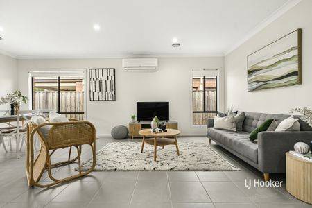 40 Grassbird Drive, Point Cook VIC, Belconnen - Photo 2
