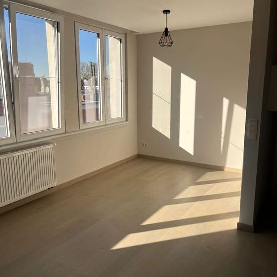 Appartement te huur - Photo 1