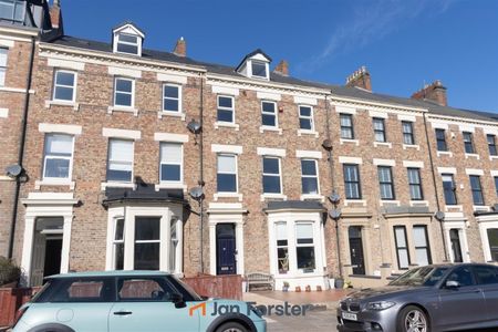 3 Bedroom Maisonette - Photo 2