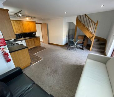 2 Bed Flat, Albert Square, E15 - Photo 3