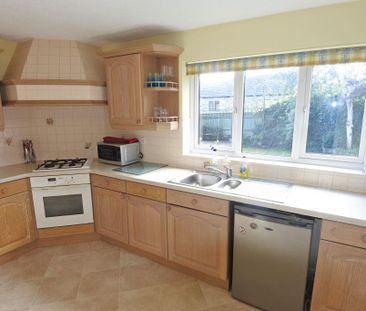 4 bedroom detached house to rent - Photo 3