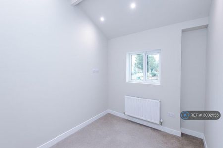 3 bedroom terraced house to rent - Photo 3