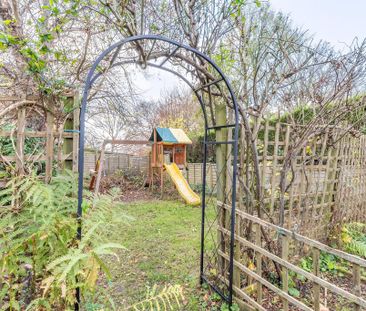 3 bedroom semi-detached house to rent - Photo 1