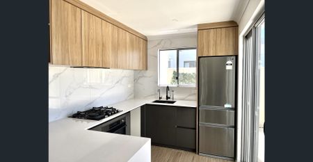 Neat and Cozy Home | - Photo 5