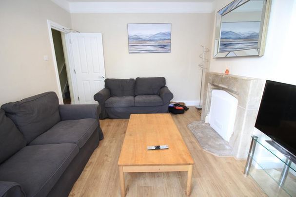 4 bedroom terraced house to rent - Photo 1