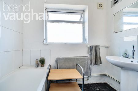 4 bedroom terraced house to rent - Photo 3