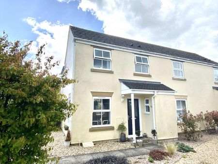 3 bedroom semi-detached house to rent - Photo 5