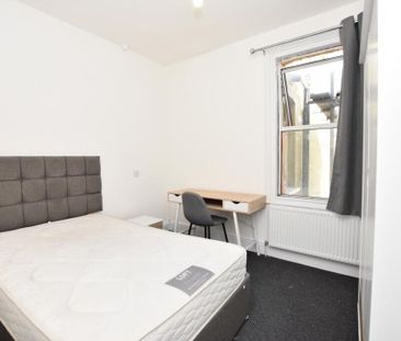 Oldfield Place, Clifton - Photo 3