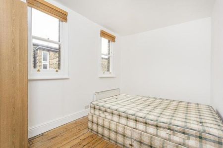 3 bedroom flat to rent - Photo 2