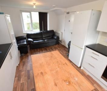 Friars Avenue, Far Cotton, Northampton, NN4 - Photo 1