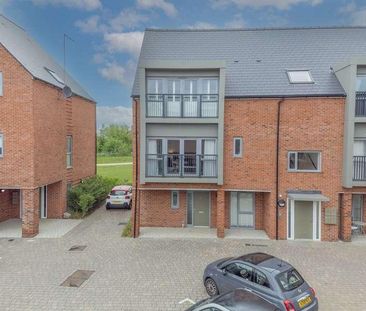 Harry Lemon Court, Beaulieu Park, Cm, CM1 - Photo 1