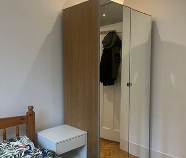 2 Bed Flat, Triangle Place, SW4 - Photo 2