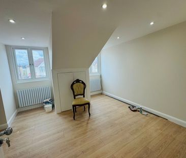 3 Bed Flat, Broomhill Road, IG3 - Photo 3