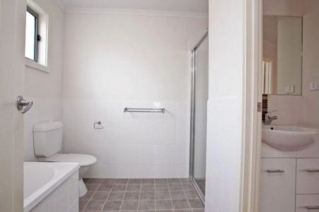 3 Bedroom Modern Townhouse for Rent! - Photo 5