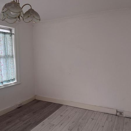 Room in a Shared Flat, Portland Road, SE25 - Photo 4