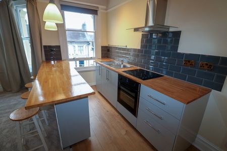 2 Bed Flat, Compton Road, BN1 - Photo 3