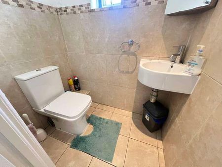 Raynton Close, Harrow, HA2 - Photo 5