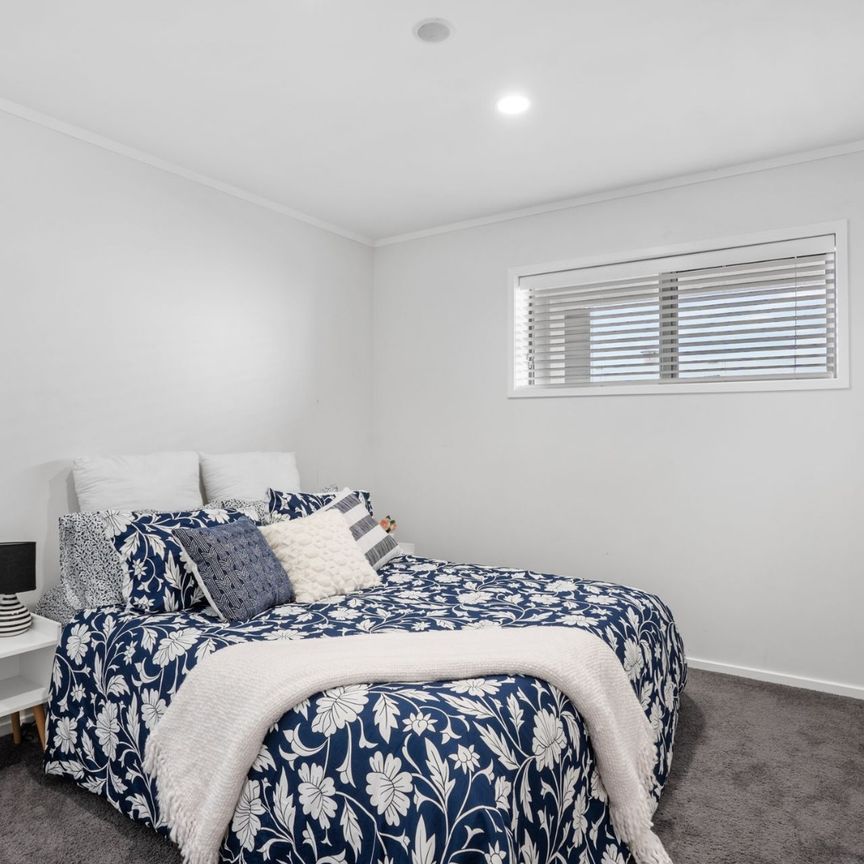 Spacious Apartment with 2 car parks - Photo 1