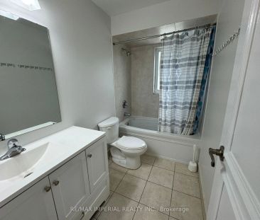 Detached Home For Lease | N9250381 - Photo 2