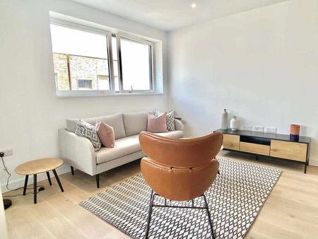 Elephant Park 4 (Whole Property) Room 1 - Photo 2