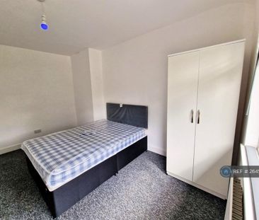 3 bedroom end of terrace house to rent - Photo 5