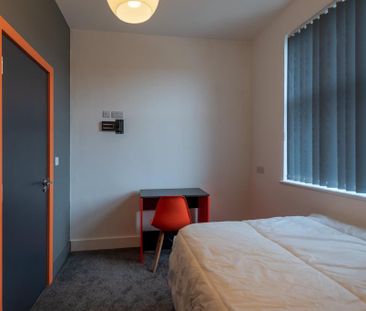 1 bedroom in a house share to rent - Photo 2