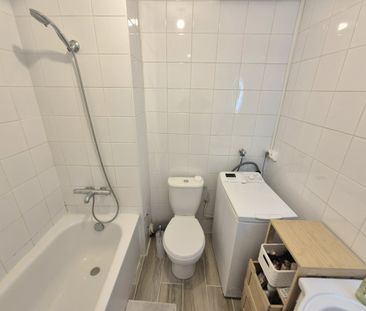 Location Appartement 2 pièces 41m² MARSEILLE 9ème - Photo 1