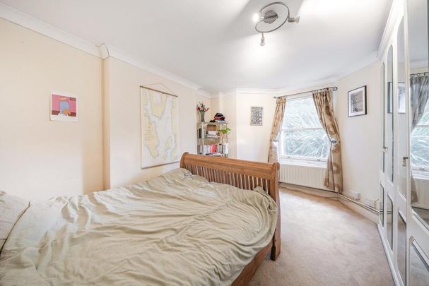 4 bedroom flat to rent - Photo 1