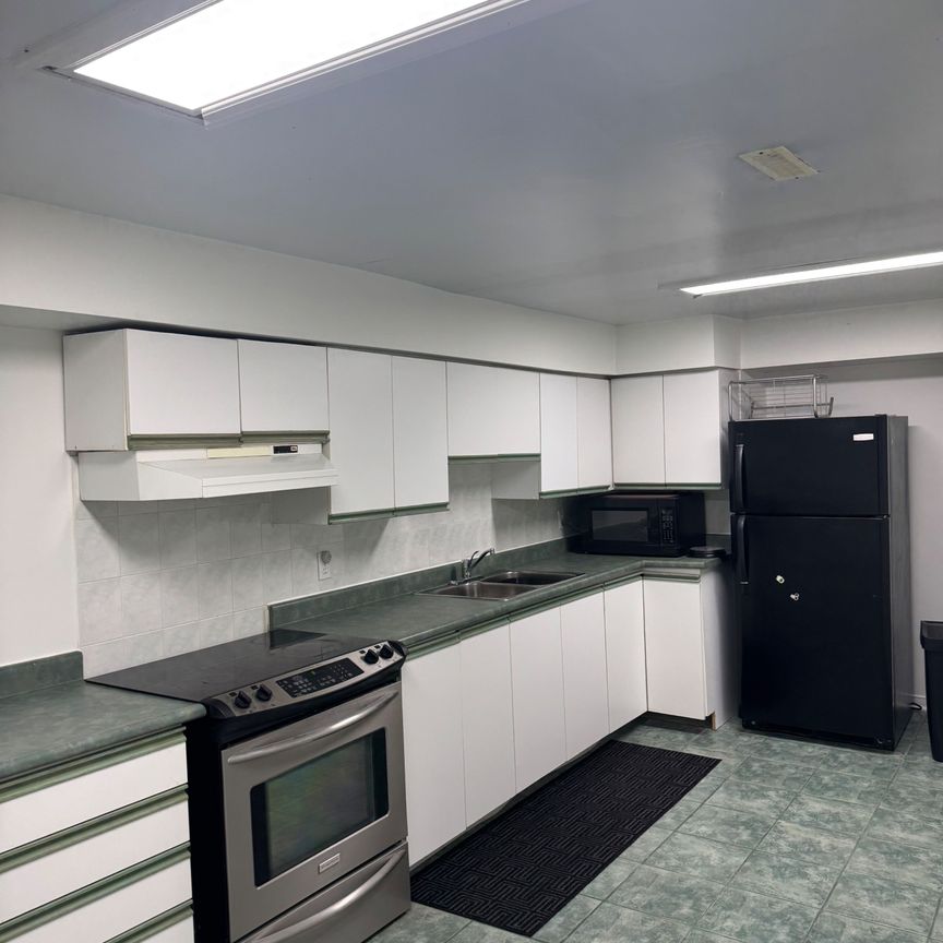 For Lease - 7355 Aldergrove Court, Mississauga, Ontario - Photo 1